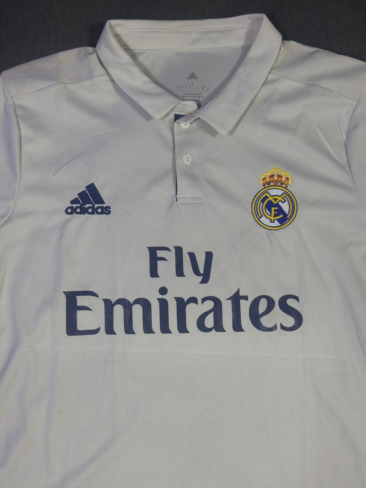 2016/17 Real Madrid home — photo 2 of 6
