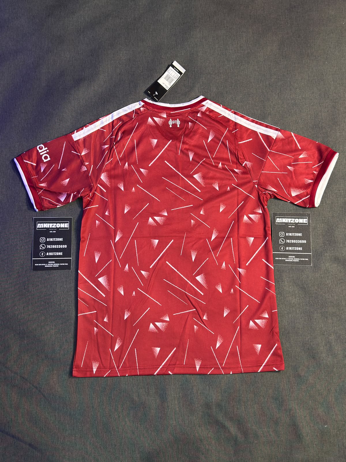 26/27 Liverpool home fan — photo 4 of 5