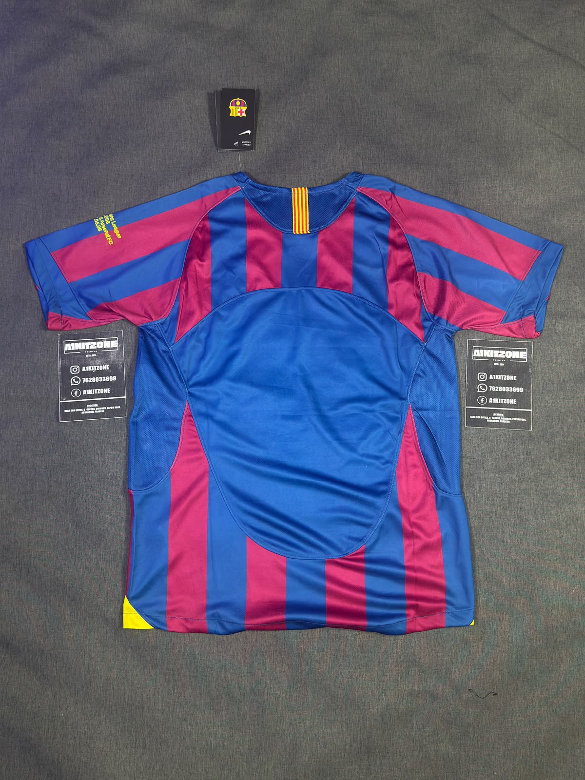 2005/06 Barcelona home — photo 4 of 4