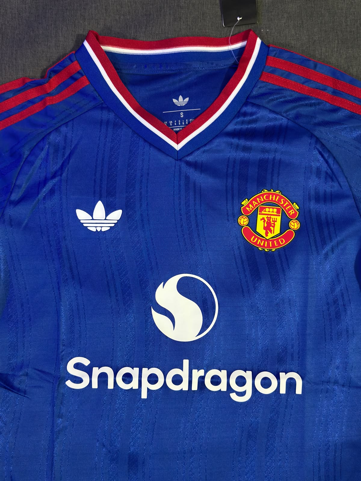 26/27 Manchester united away — photo 2 of 6