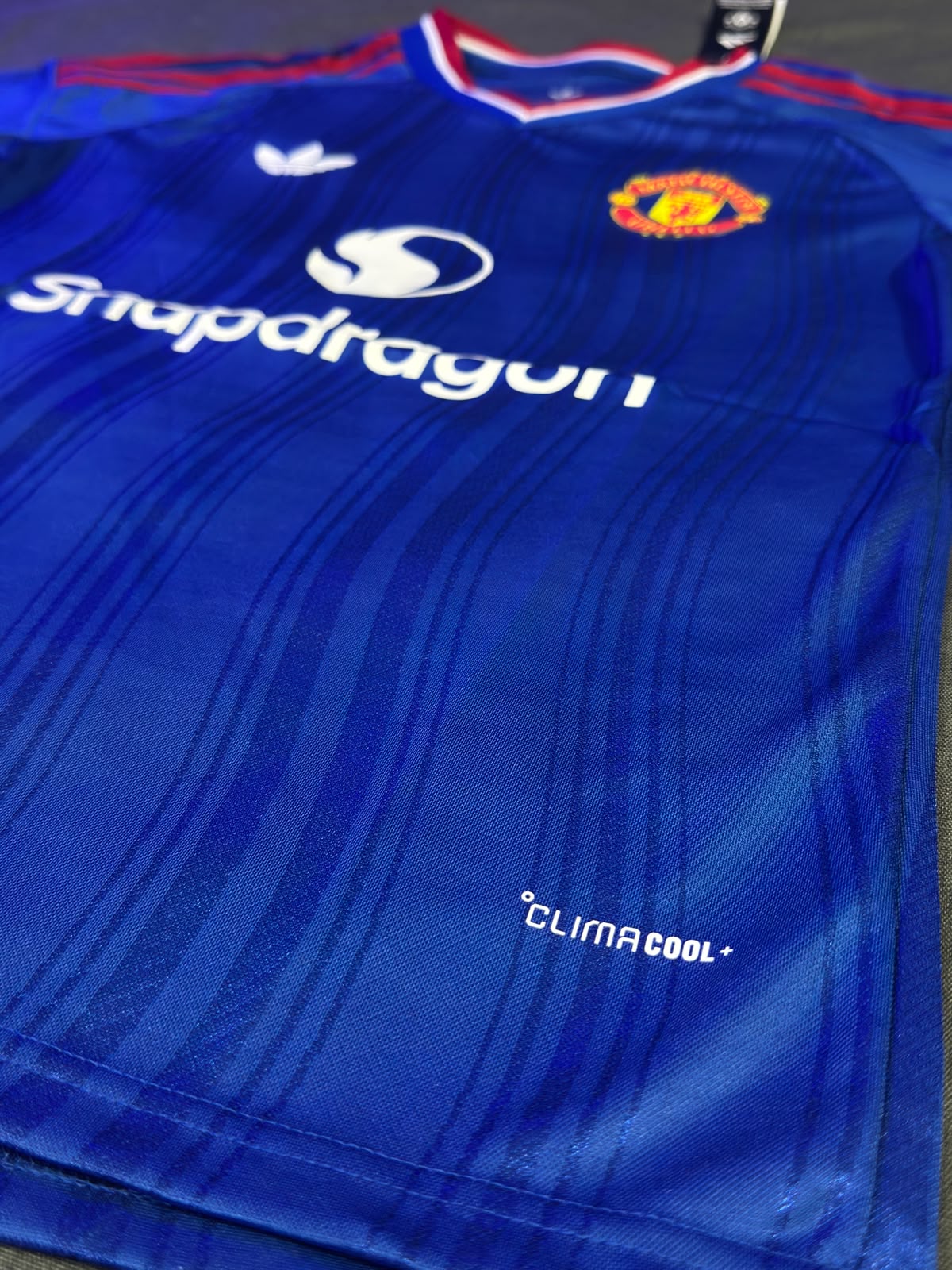 26/27 Manchester united away — photo 5 of 6