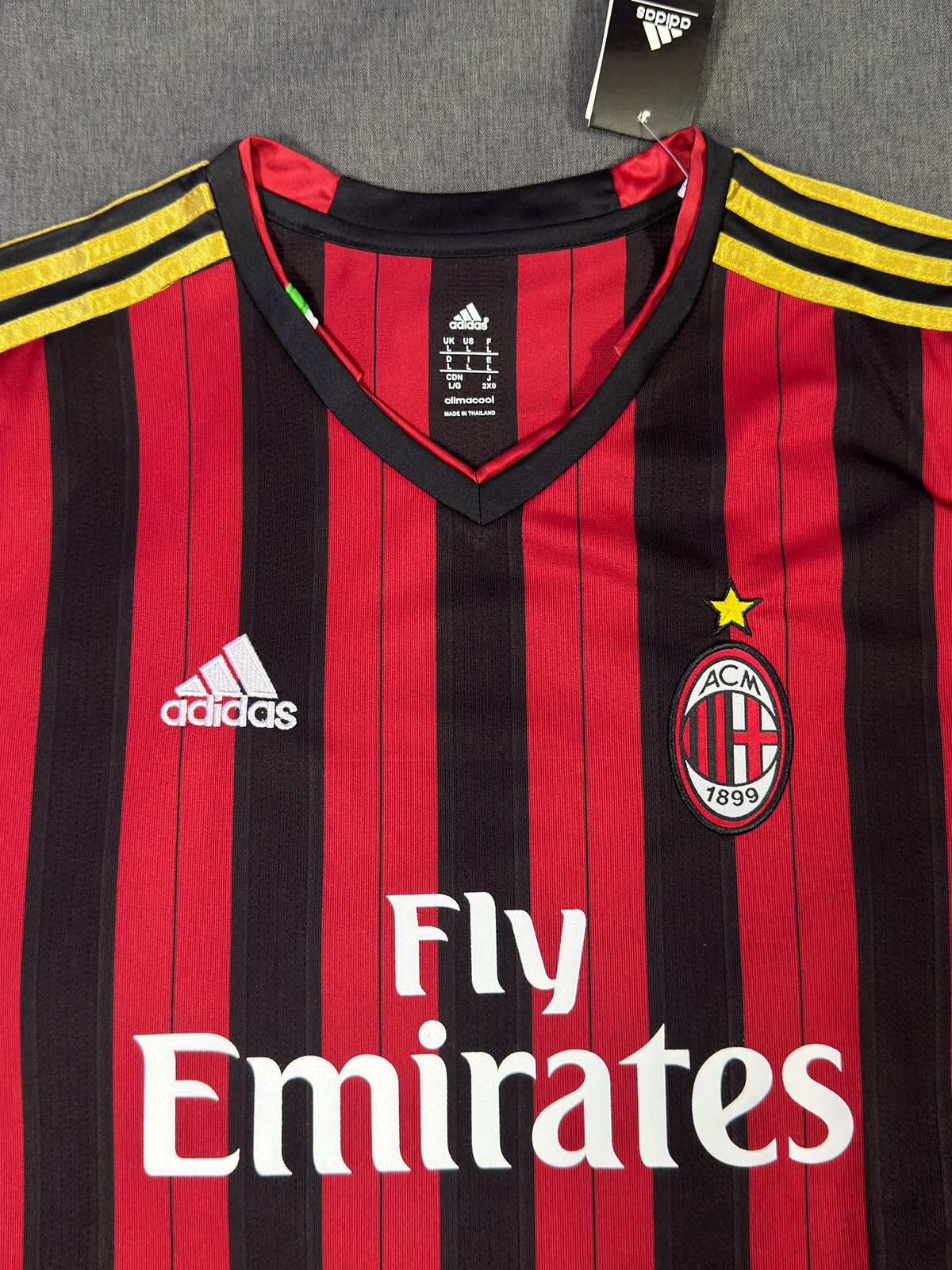 2013-14 AC Milan home — photo 2 of 4