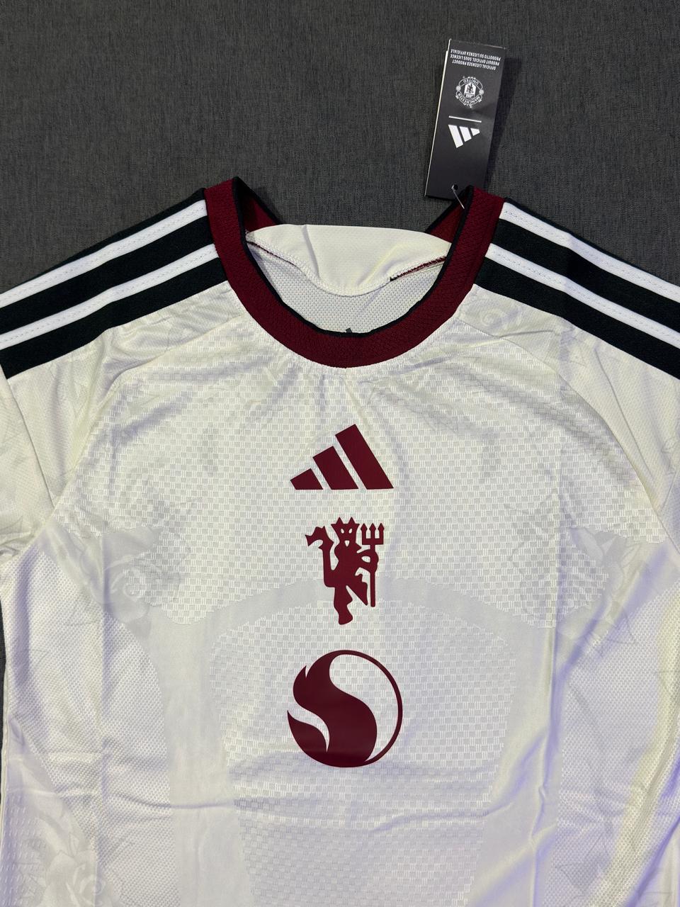 26/27 Manchester united third kit — photo 2 of 6