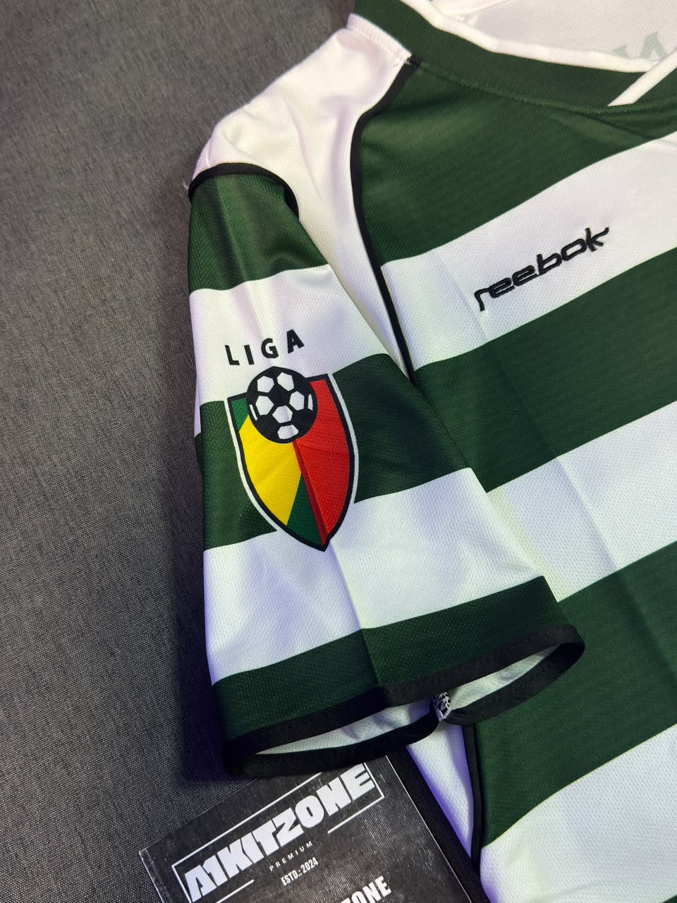 2001/03 Sporting Lisbon home — photo 3 of 5
