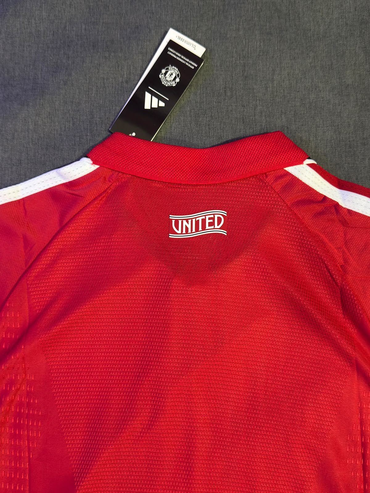 26/27 Manchester United home — photo 5 of 5