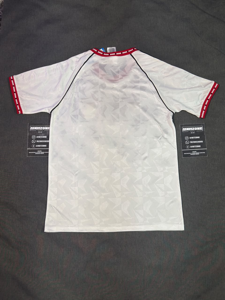 1991 Manchester united away — photo 4 of 4