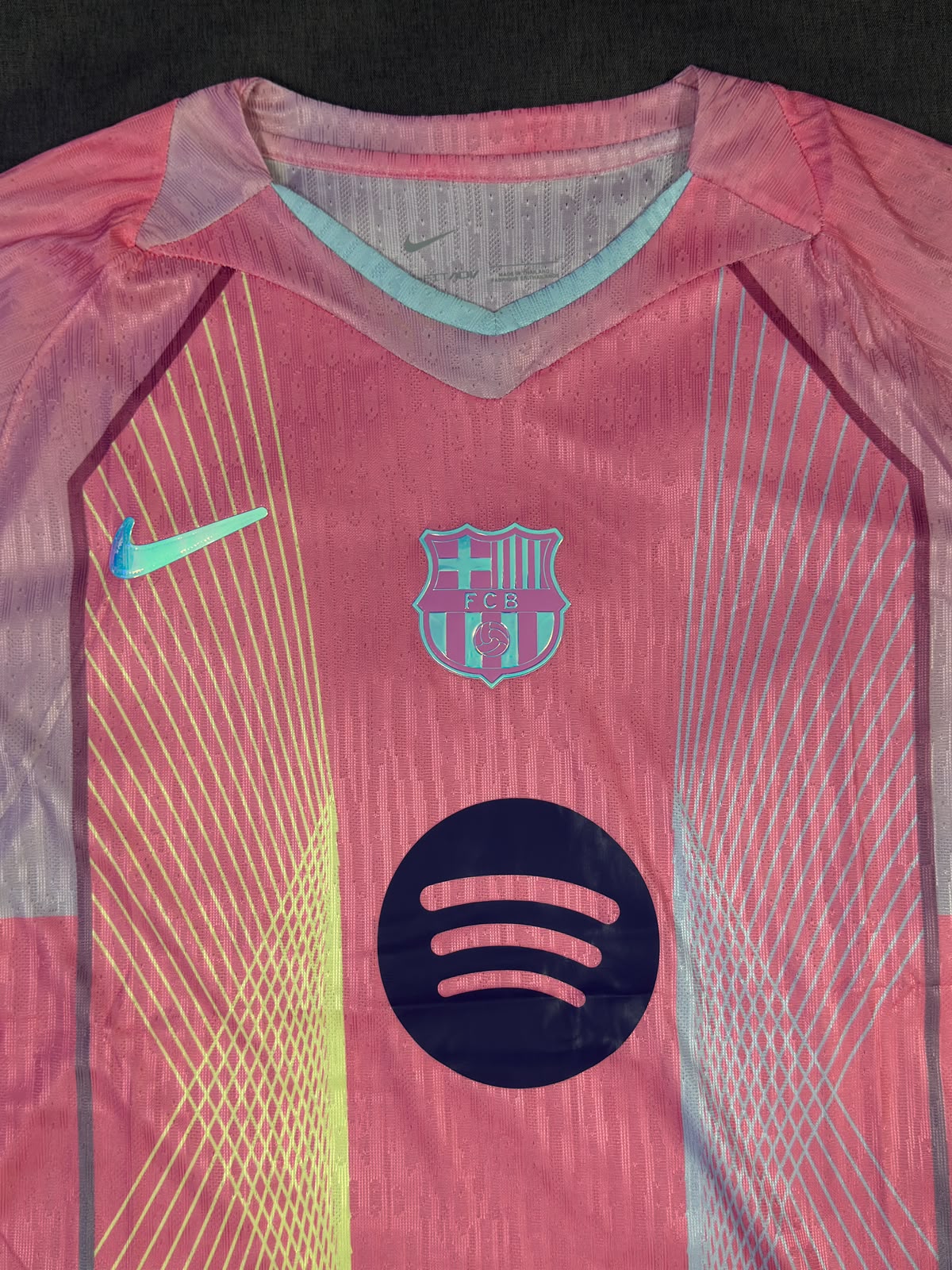 Barcelona Pink Limited article — photo 2 of 6