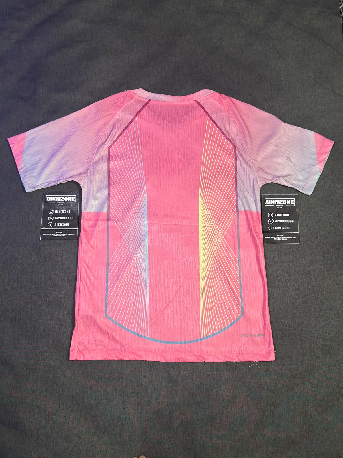 Barcelona Pink Limited article — photo 5 of 6
